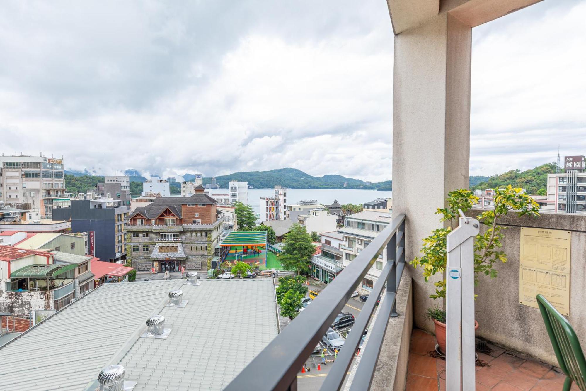 Sun Moon Lake Itathao Vacation Inn With Elevator Yuchi Exteriér fotografie