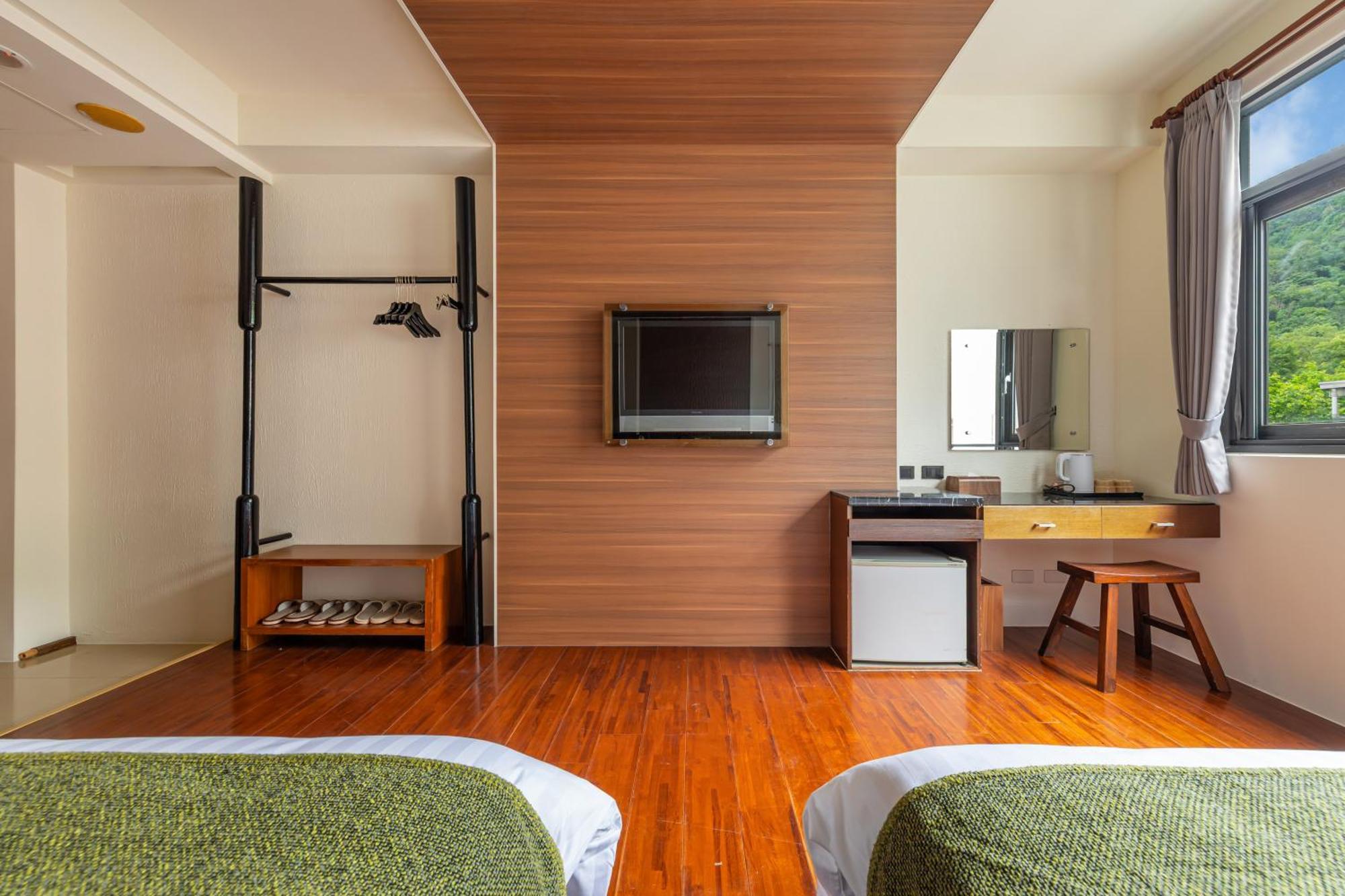 Sun Moon Lake Itathao Vacation Inn With Elevator Yuchi Exteriér fotografie