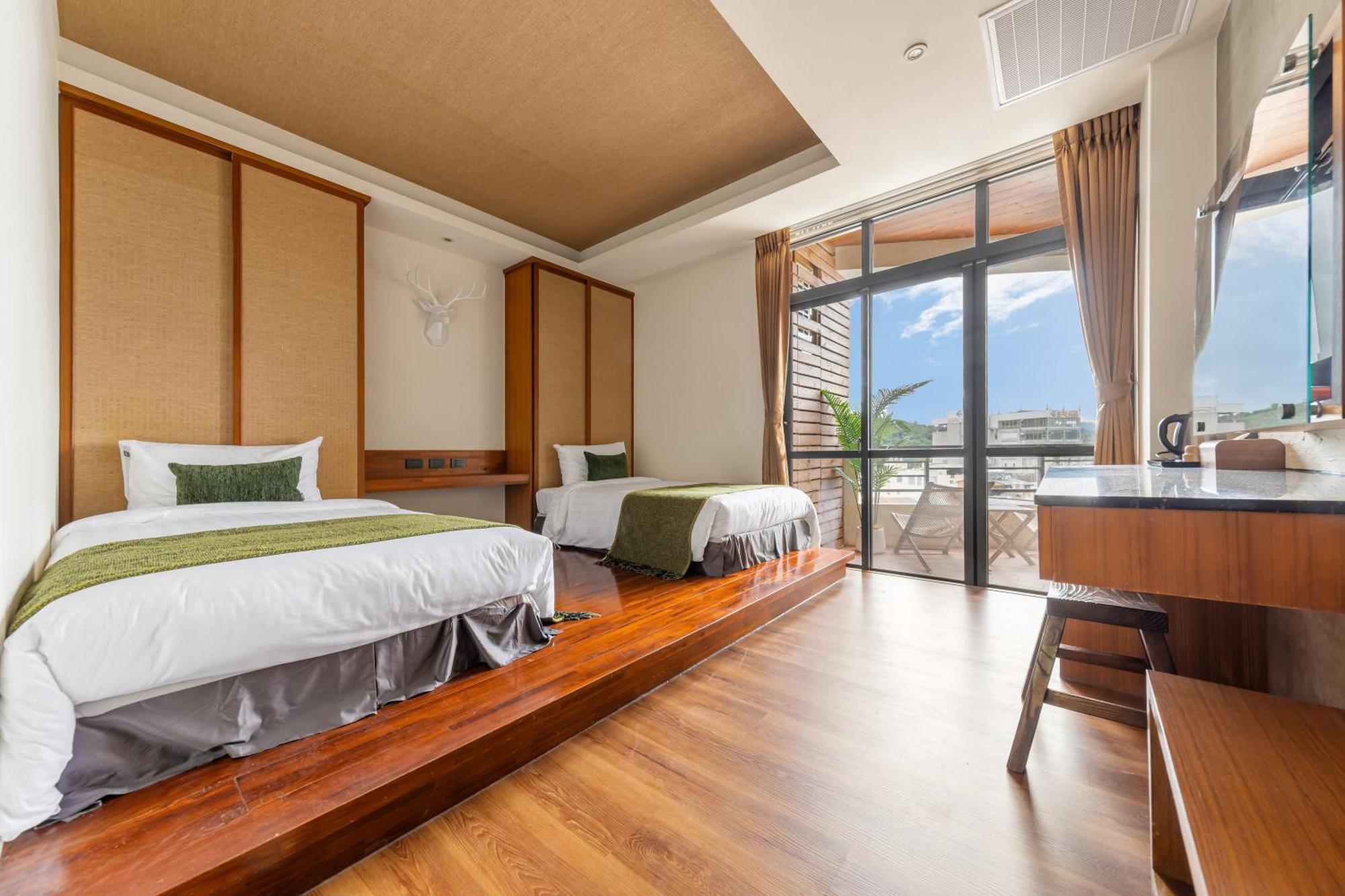 Sun Moon Lake Itathao Vacation Inn With Elevator Yuchi Exteriér fotografie